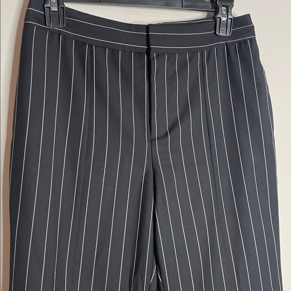 Frame Denim | Women’s Black Pinstripe Pleated Flare Bottom Crop Pants Size 4 - Picture 3 of 8